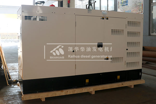 上?？蛻粲嗁徱慌_200kw靜音發(fā)電機組成功出廠
